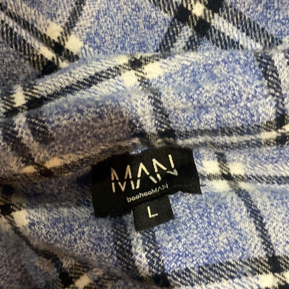 Large flannel - Picture 3 of 3